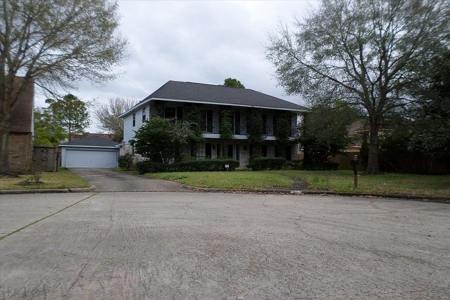 1st image of 2211 Ashmont Ct