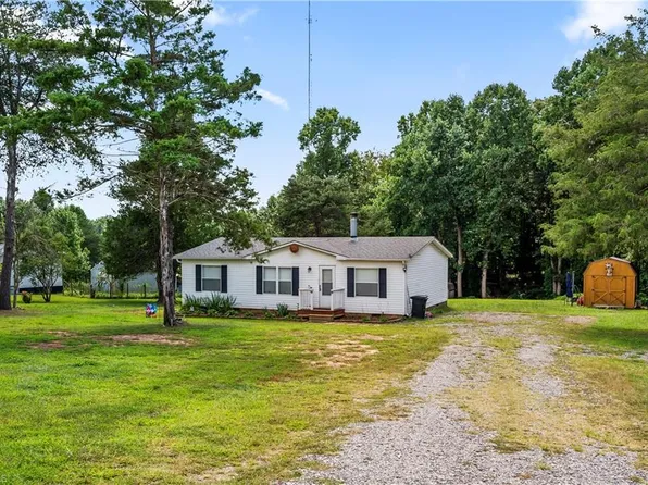 1024 N Ridge Dr, Yadkinville, NC 27055