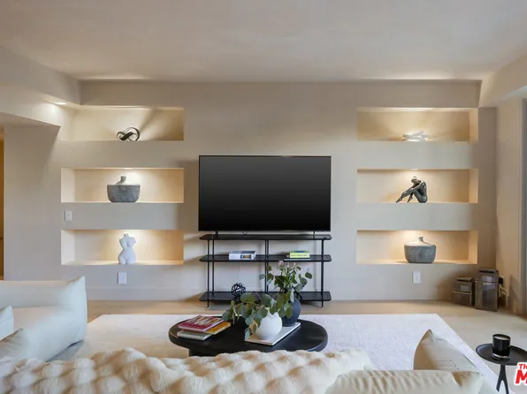 818 N Doheny Dr APT 205, West Hollywood, CA 90069
