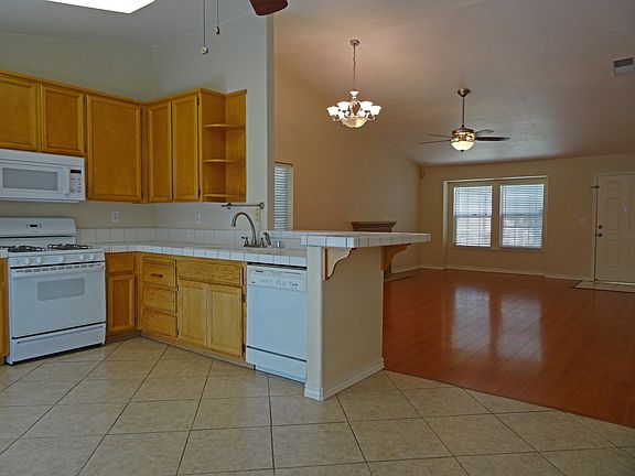 4th image of 4806 Akins Ct