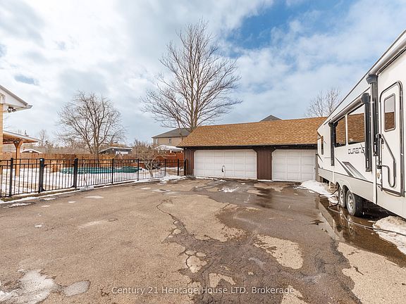 3rd image of 467 Gorham Rd