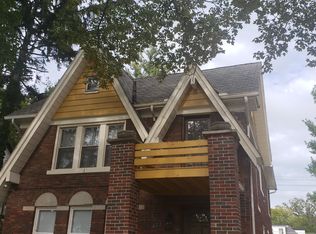 682 Neff Rd, Grosse Pointe, MI 48230