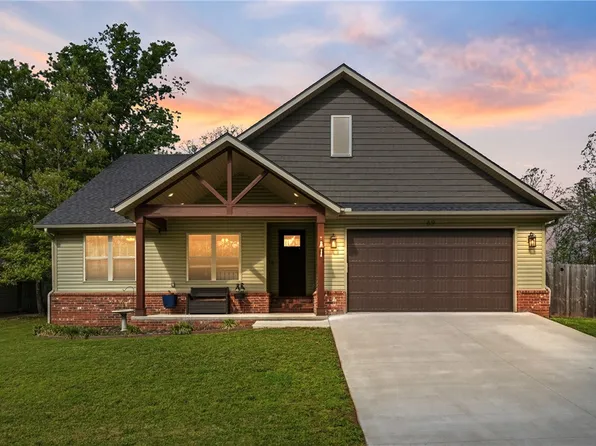 69 Ayr Dr, Bella Vista, AR 72715
