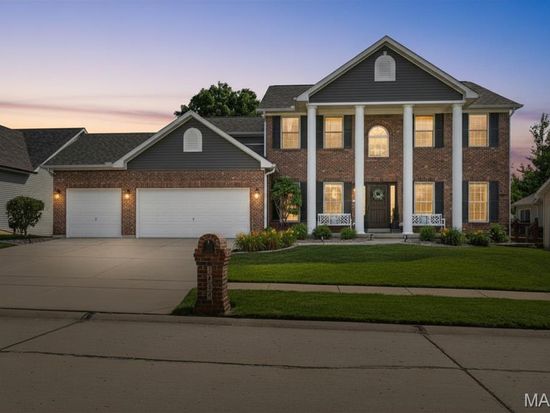 1955 Homefield Estates Dr, O'Fallon, MO 63366