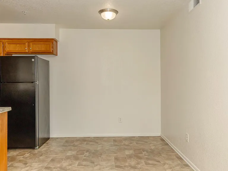 Cambridge Village Apartments — Photo 38