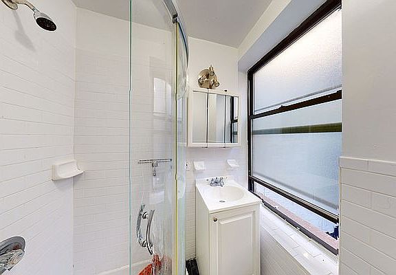 5th image of 787 9th Ave APT 4RN