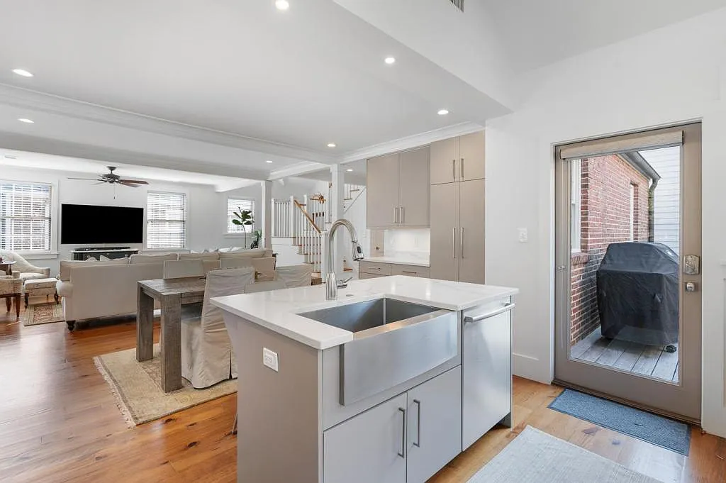 59 Beverly Rd — Photo 4