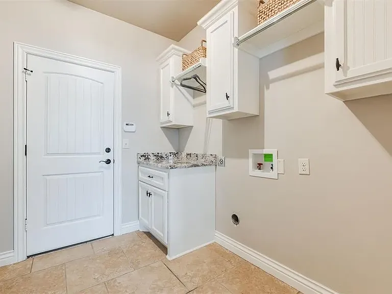 3008 Wind Call Ln — Photo 18