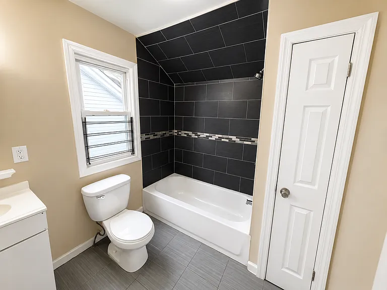 935 S 20th St #3 — Photo 3