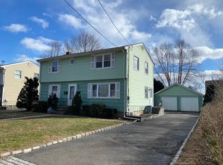 50 Grand Pl, East Northport, NY 11731