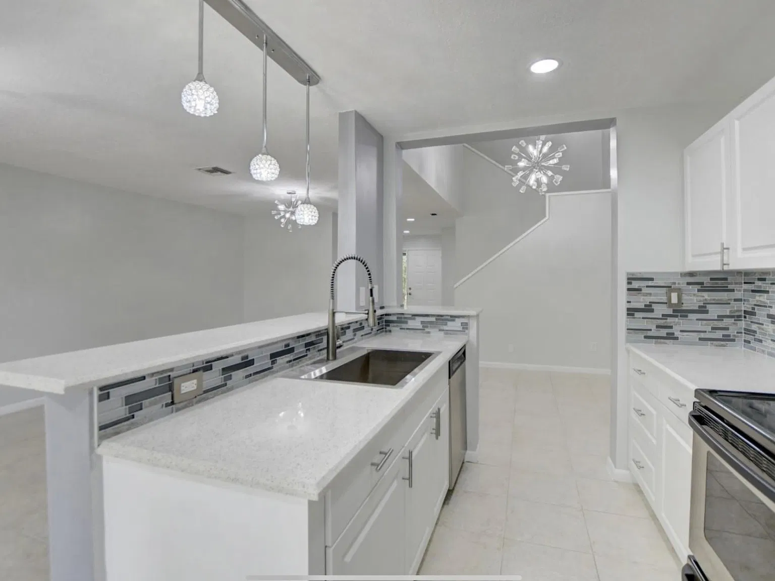 5286 Sapphire Valley — Photo 3
