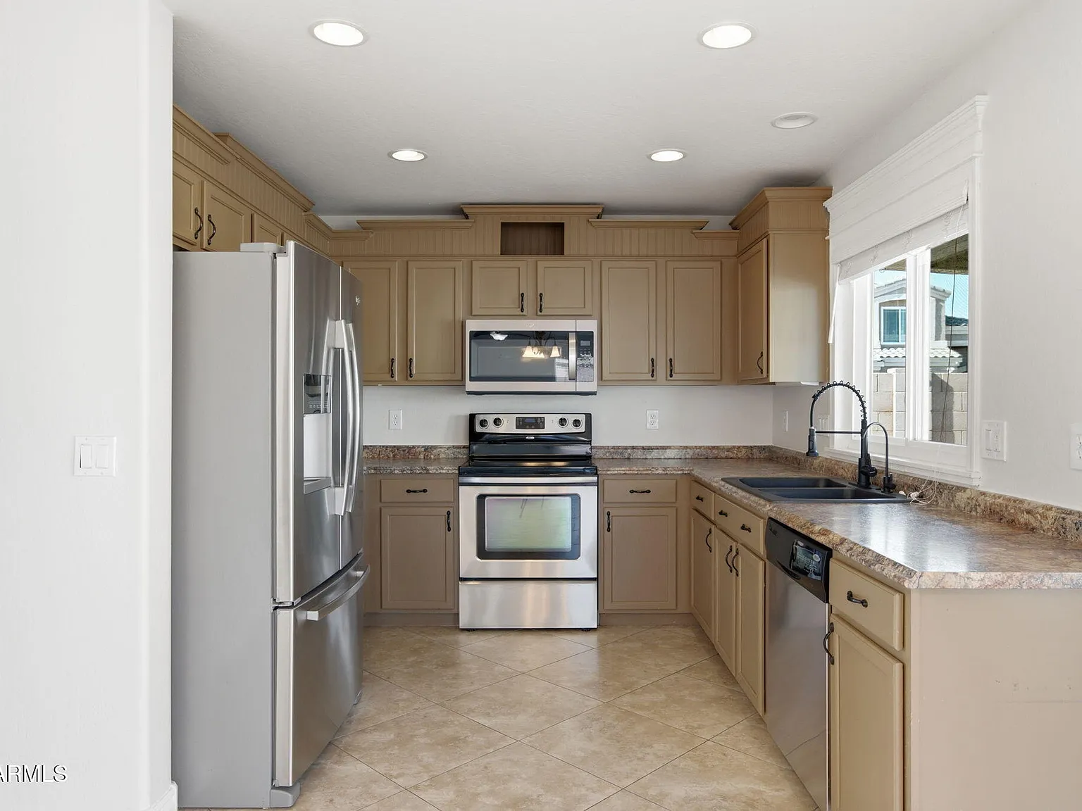 5 bed, 3.0 bath, 2187 sqft, $3,100 — Photo 3