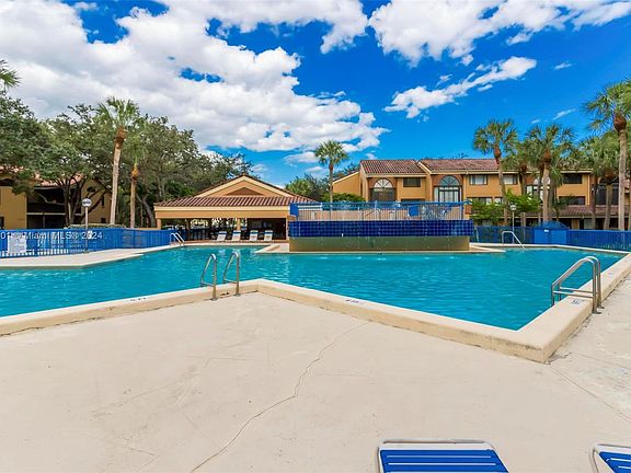 4th image of 15489 Miami Lakeway N APT 201-3