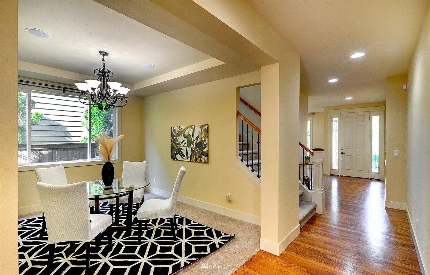 5 bed, 3280 sqft, $4,750 — Photo 2