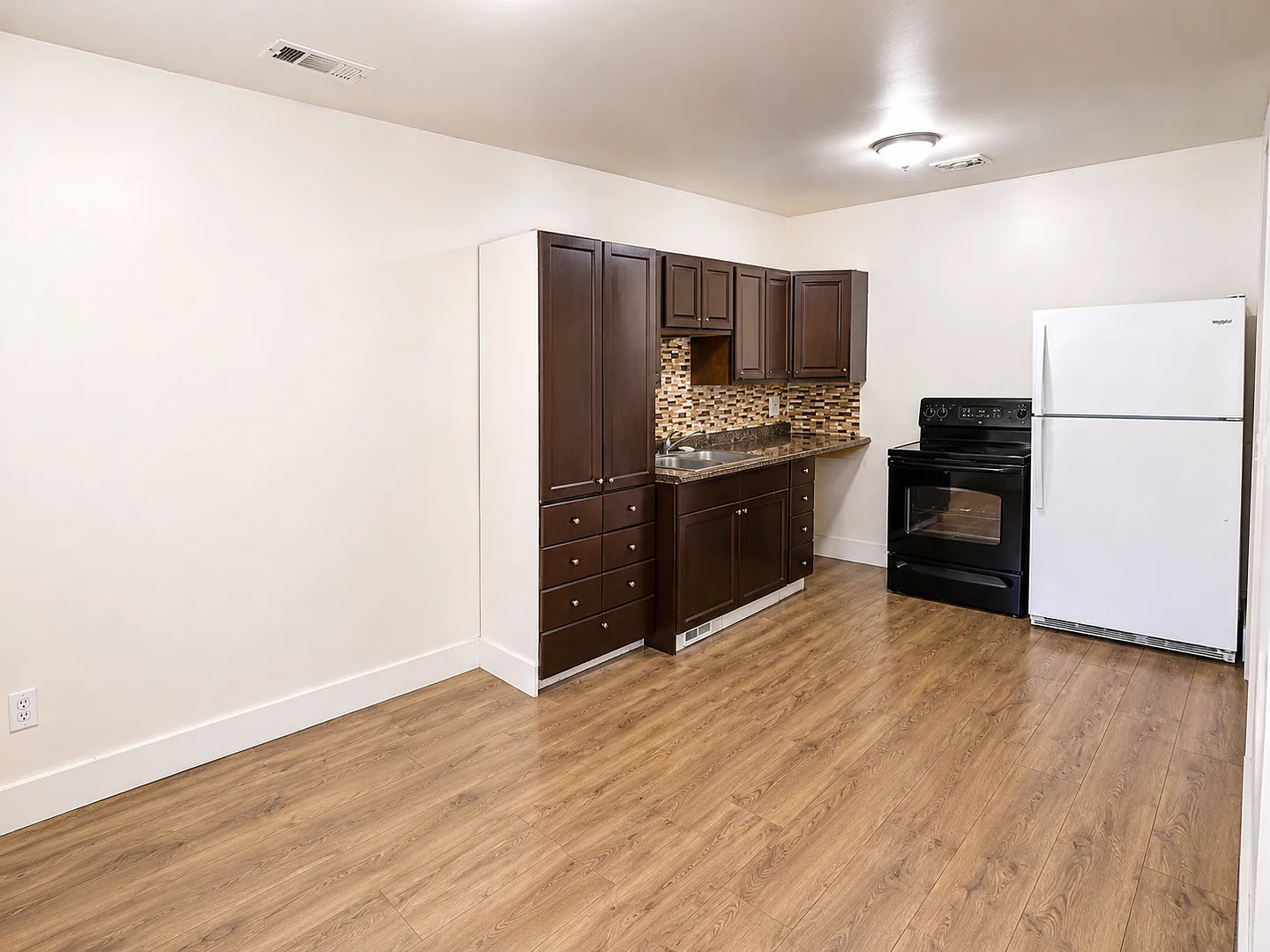 752 N Irving St - 4 PLEX — Photo 2