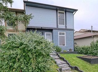 559 Abinger Rd NE, Calgary, AB T2A6M4