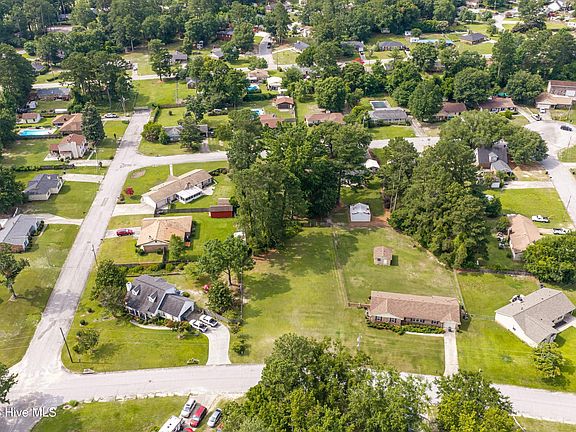 5th image of 1724 Deerwood Drive
