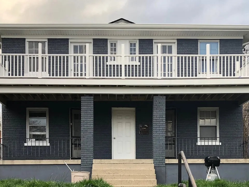 2552 Williams Ave #4