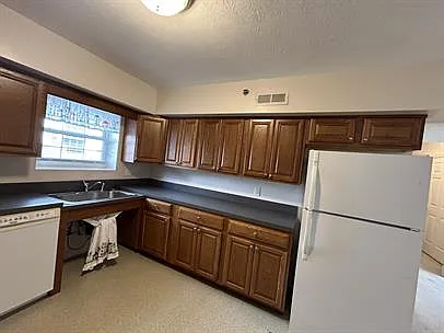 17 Rosewood Ct #103 — Photo 8