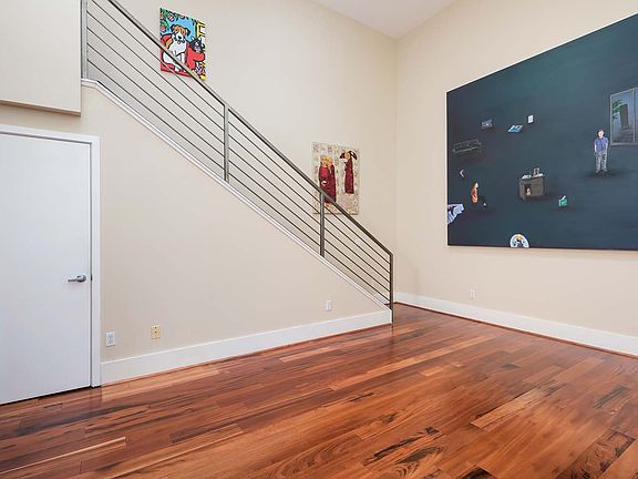 5th image of 250 Clara St Unit 13