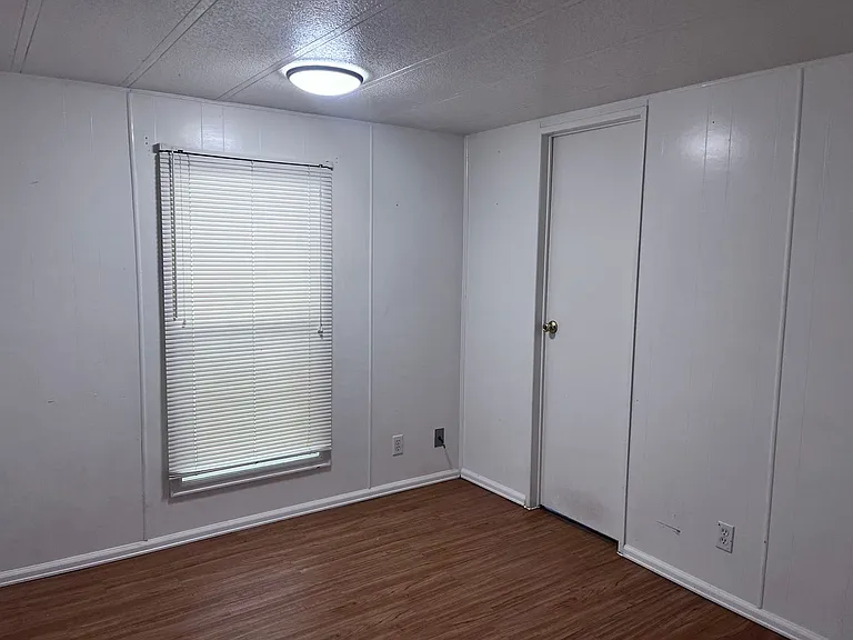 1053 Caroline Ct — Photo 7