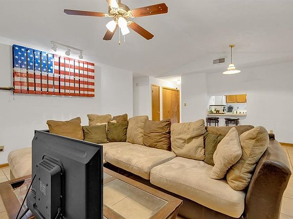 3rd image of 3085 Mansion Ln