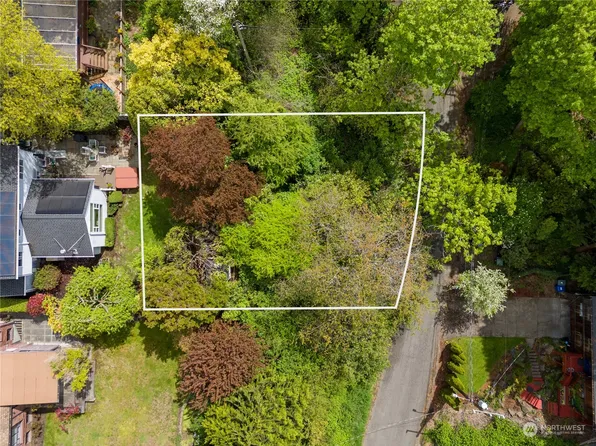 19 XX 32nd Avenue W, Seattle, WA 98199