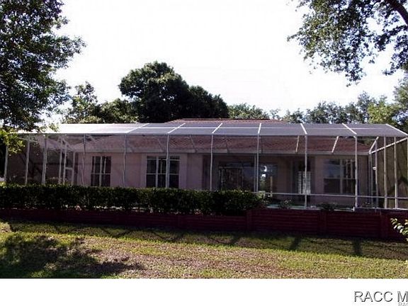 3rd image of 4564 N Crestline Dr