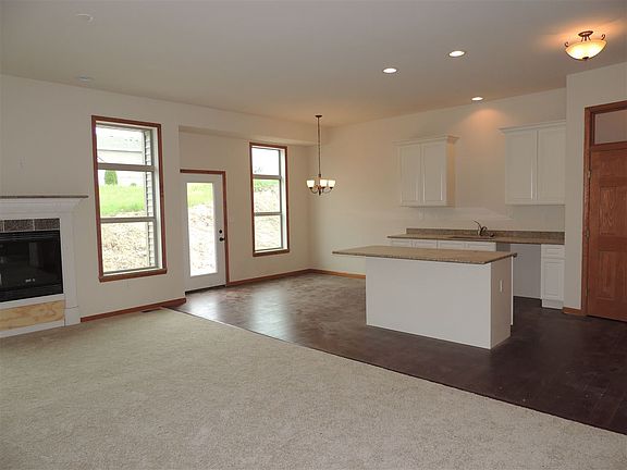 3rd image of 4314 Sandstone Dr