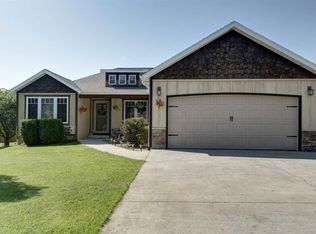 327 Arrowhead Cir, Rockaway Beach, MO 65740