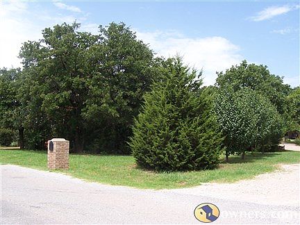 Enterance off Holden Lane