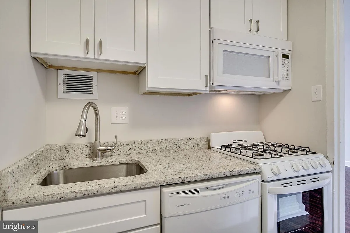 Building Photo - 1111 Arlington Blvd #632