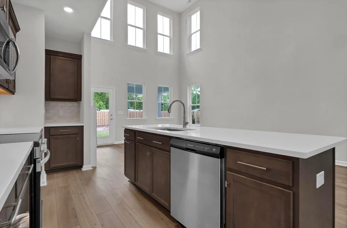 For Rent: 4BR/2.5BA Townhome in Leland - HOA included! — Photo 3