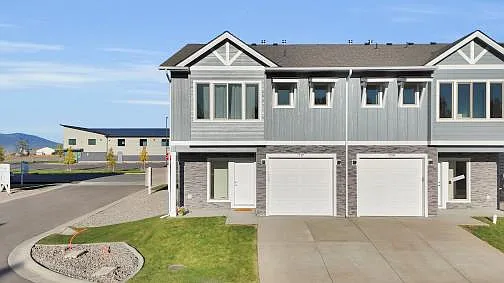 593 N Creative Way