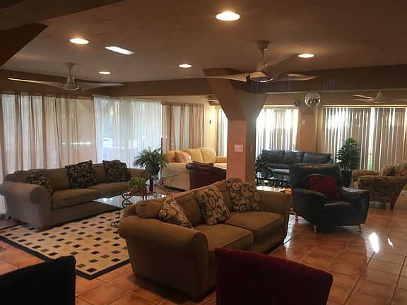 4th image of 637 Calle De Peru