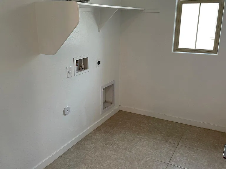 1090 E Marlin Dr — Photo 14