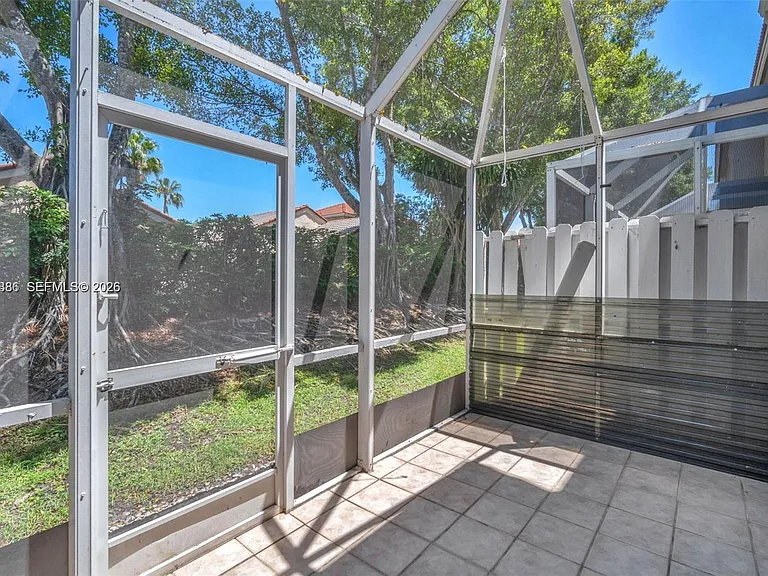 800 Sorrento Dr #2 — Photo 30