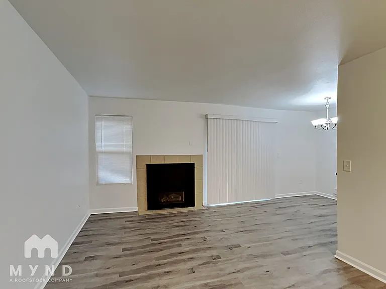 9805 Avondale Rd NE #L138 — Photo 5
