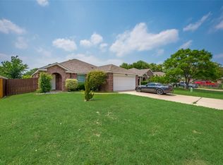 6020 Maiden Ln, Forest Hill, TX 76119