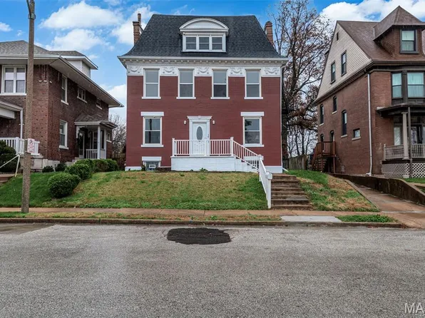 14 Parkland Pl, Saint Louis, MO 63112