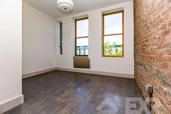 Rented by EXR | media 21