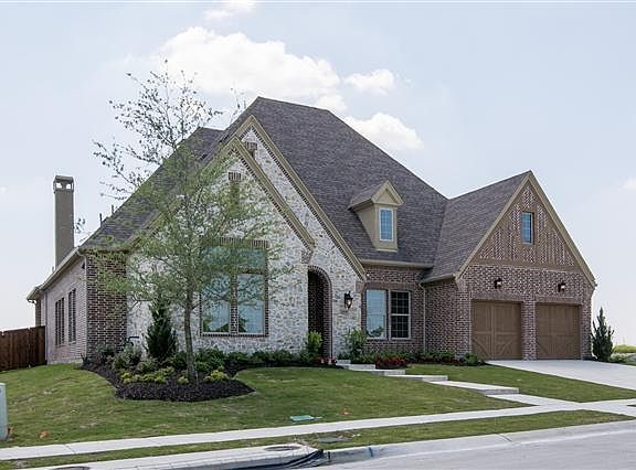 3rd image of 3030 Creekwood Ln