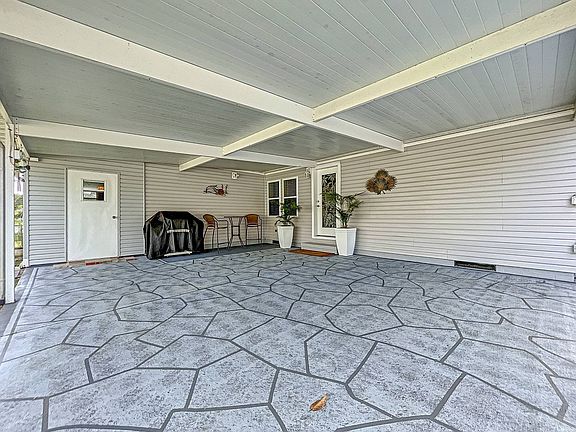 3rd image of 68 Cypress Grove Ln