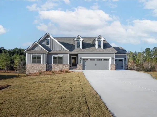 1147 Red Oak Blvd, Loganville, GA 30052