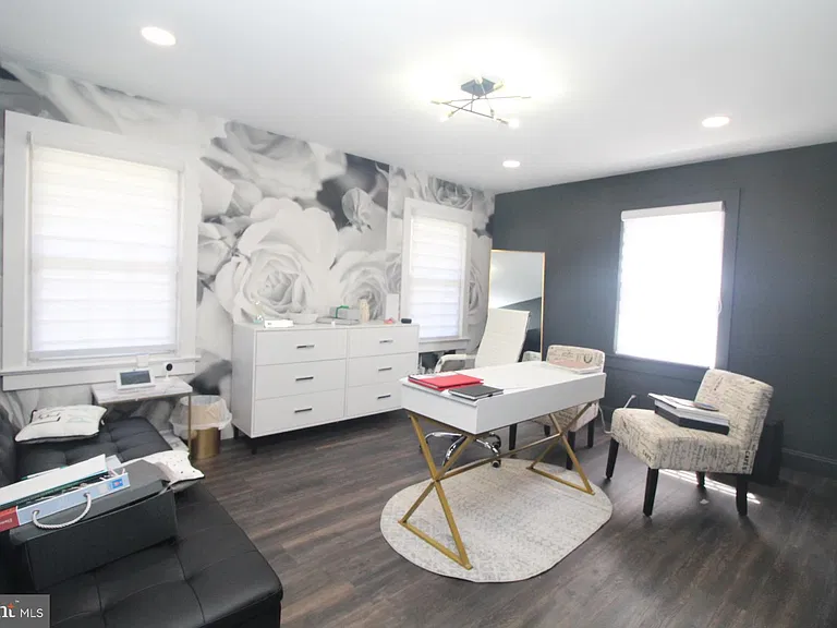 118 Washington Rd — Photo 11