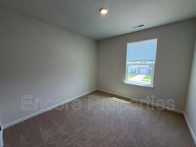 50 Sweet Meadow Rd — Photo 8