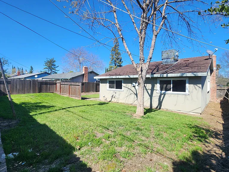 6013 Brett Dr — Photo 37