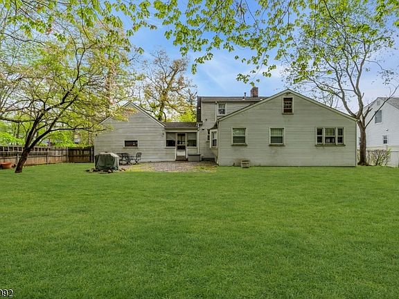 3rd image of 63 Cathedral Ave