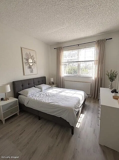 3 bed, 2.0 bath, 921 sqft, $1,900 — Photo 3