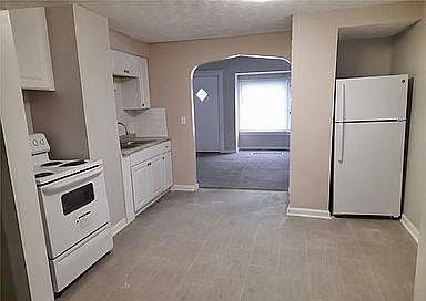 2nd image of 2202 Tuxedo Ave #1